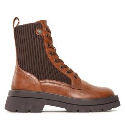 Botki Refresh. Brązowe botki Refresh, bez wzorów, bez obcasa, na płaskiej podeszwie, bez zapięcia. Za 199.99 zł.