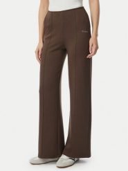 Guess Spodnie dresowe V4YB07 KCAY2 Khaki Regular Fit. Brązowe spodnie dresowe Guess, z aplikacjami, z dresówki. Za 335.99 zł.
