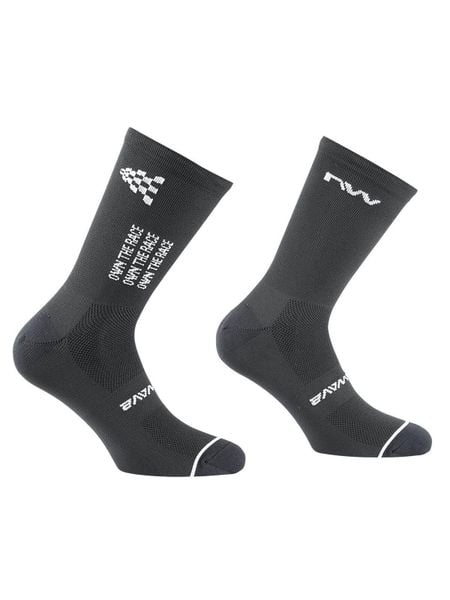 Skarpety rowerowe NORTHWAVE Own The Race Sock czarny. Czarne skarpetki Northwave, bez wzorów, z dzianiny. Za 39.00 zł.