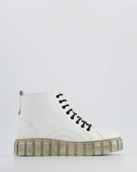BIAŁE BOTKI 446652 WHITE. Białe botki Venezia, bez wzorów, ze skóry, bez obcasa, bez zapięcia. Za 279.00 zł.