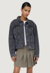 Kurtka Kobieta ONLY Onlharper Ls Boxy Dnm Jkt Sik. Czarne kurtki ONLY, xl, bez wzorów, z bawełny, bez kaptura. Za 231.60 zł.