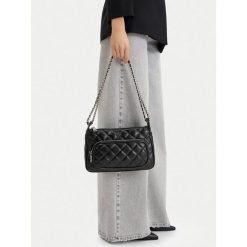 Torebka Badura. Czarne torebki klasyczne Badura, bez wzorów, klasyczne, bez dodatków. Za 249.99 zł.