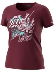 DYNAFIT Koszulka funkcyjna "ARTIST SERIES" w kolorze bordowym rozmiar: M. Czerwone t-shirty sportowe Dynafit, m, bez wzorów, z bawełny, bez ramiączek, outdoorowe. Za 119.12 zł.