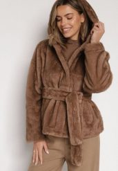 Jasnobrązowa Kurtka Futerko z Kapturem i Wiązanym Paskiem Zetara. Brązowe kurtki Born2be, l, bez wzorów, z dzianiny, klasyczne, z kapturem. Za 229.99 zł.