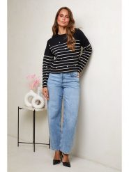 Soft Cashmere Sweter w kolorze czarno-białym rozmiar: 38/40. Czarne swetry Soft Cashmere, bez wzorów, klasyczne, bez ramiączek. Za 155.12 zł.