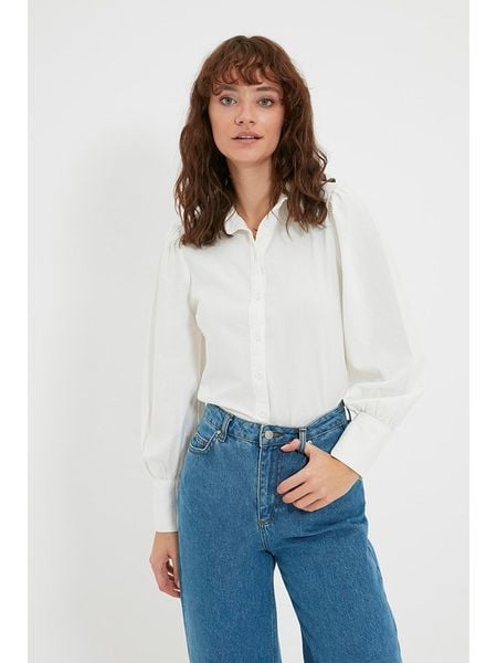 Trendyol Bluzka w kolorze białym rozmiar: 34. Białe bluzki Trendyol, bez wzorów, z bawełny, bez kołnierzyka, bez ramiączek. Za 56.93 zł.