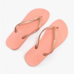 Japonki plażowe damskie Ipanema Anatomic Tan Fem. Czerwone japonki Ipanema, bez wzorów, sportowe. Za 59.99 zł.