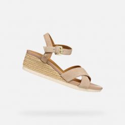 Damskie sandały z klinem Geox Ischia Corda B. Czerwone sandały Geox, bez wzorów, bez obcasa, na koturnie, bez zapięcia. Za 419.00 zł.