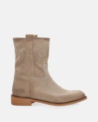 BEŻOWE BOTKI Z WSUWANĄ CHOLEWKĄ 30072 CAM TAUPE. Brązowe botki Venezia, bez wzorów, ze skóry, bez obcasa, bez zapięcia. Za 649.00 zł.