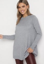 Szary Długi Sweter o Luźnym Fasonie Argaria. Szare swetry Born2be, na jesień, z aplikacjami, bez ramiączek. W wyprzedaży za 67.99 zł.