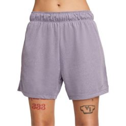 Odzież Nike. Fioletowa szorty Nike, bez wzorów. Za 158.99 zł.
