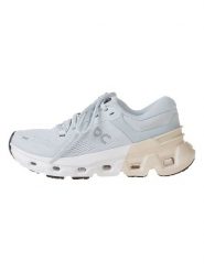 ON RUNNING Buty "Cloudflyer 5" w kolorze błękitnym do biegania rozmiar: 37,5. Niebieskie buty do biegania On Running, bez wzorów, bez zapięcia, do biegania. Za 432.80 zł.