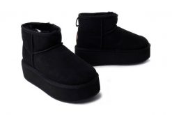 EMU AUSTRALIA W13082 Stinger Micro Flatform black, botki damskie. Czarne botki Emu Australia, bez wzorów, ze skóry, bez obcasa, bez zapięcia. Za 699.90 zł.