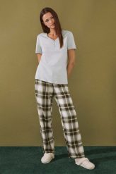 Women'secret t-shirt piżamowy bawełniany mix & match mountain kolor zielony bawełniana. Zielone piżamy women'secret, l, bez wzorów, z bawełny, bez kołnierzyka, bez ramiączek. W wyprzedaży za 57.99 zł.