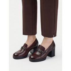 Półbuty Lasocki. Czerwone półbuty wsuwane Lasocki, bez wzorów, bez obcasa, na obcasie. Za 249.99 zł.