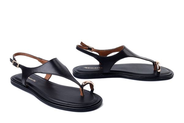 TAMARIS 1-28142-46 003 black, sandały damskie. Czarne sandały Tamaris, bez wzorów, z gumy, bez obcasa, bez zapięcia. Za 220.92 zł.