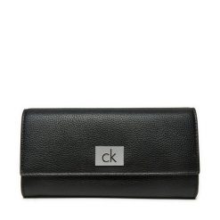 Duży Portfel Damski Calvin Klein. Czarne portfele Calvin Klein, bez wzorów. Za 229.99 zł.