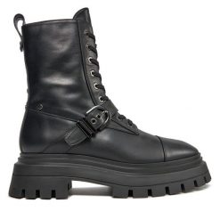Trapery Stuart Weitzman. Czarne traperki Stuart Weitzman, bez wzorów, bez obcasa, bez zapięcia. Za 3,349.00 zł.