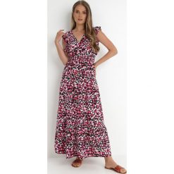 Różowa Sukienka Timaia. Czerwone sukienki Born2be, m, z aplikacjami, z tkaniny, bez kołnierzyka, bez ramiączek, maxi, kopertowe. W wyprzedaży za 55.99 zł.
