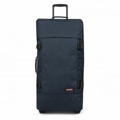 Torba podróżna Eastpak Tranverz L. Niebieskie torby podróżne Eastpak, bez wzorów, z denimu. Za 804.35 zł.