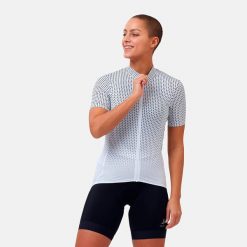 Koszulka rowerowa damska Odlo Stand-up collar ZEROWEIGHT rozpinana. Białe t-shirty sportowe ODLO, xs, bez wzorów, bez ramiączek. W wyprzedaży za 351.45 zł.