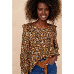 Koszula Damska Kiss BS Olive Flowers. Zielone koszule blue shadow, s, bez wzorów, z tkaniny, bez kołnierzyka, bez ramiączek. W wyprzedaży za 114.95 zł.