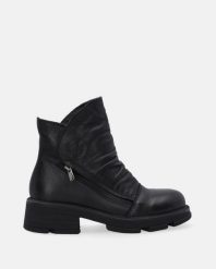 CZARNE SKÓRZANE WORKERY 009504 01 BLACK. Czarne botki Venezia, bez wzorów, ze skóry, bez obcasa, bez zapięcia. Za 419.00 zł.