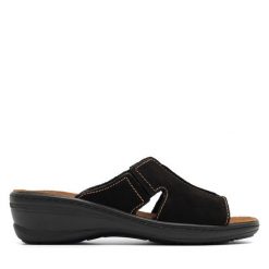 Klapki Go Soft. Czarne klapki GO SOFT, bez wzorów, bez obcasa, bez zapięcia. Za 149.99 zł.