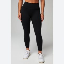 Legginsy 7/8 z wysokim stanem damskie Fabletics Boost. Czarne legginsy FABLETICS, bez wzorów, sportowe. Za 299.70 zł.