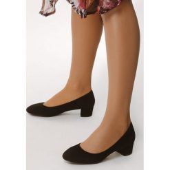 Czarne Czółenka Holds. Czółenka marki Born2be. Za 59.99 zł.