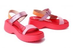 WONDERS D-9725 Talla rojo, sandały damskie. Czerwone sandały Wonders, bez wzorów, bez obcasa, bez zapięcia. Za 539.90 zł.