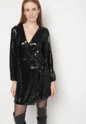 Czarna Cekinowa Sukienka o Kopertowym Kroju z Wiązaniem w Talii Eprelle. Czarne sukienki Born2be, na imprezę, l, z aplikacjami, eleganckie, bez kołnierzyka, bez ramiączek, mini, kopertowe. Za 189.99 zł.