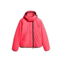 Damska wodoodporna kurtka z kapturem Superdry Mountain. Czerwone kurtki Superdry, bez wzorów, eleganckie, z kapturem. Za 388.05 zł.