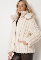 Beżowa Kurtka z Pikowanym Futerkiem i Odpinanym Kapturem Tireti. Brązowe kurtki Born2be, l, bez wzorów, z futra, eleganckie. W wyprzedaży za 153.99 zł.