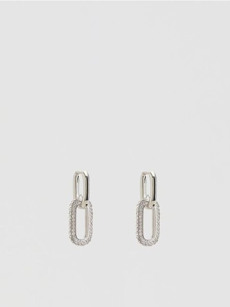 Kolczyki z zawieszkami - srebrny. Szare kolczyki Reserved, srebrne. Za 49.99 zł.