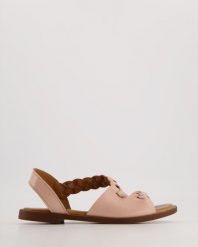 RÓŻOWE SANDAŁY 11447208 PINK. Czerwone sandały Venezia, bez wzorów, ze skóry, bez obcasa, bez zapięcia. Za 229.00 zł.