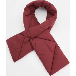 Pikowany szalik - Bordowy. Czerwone szaliki i kominy Reserved. Za 99.99 zł.