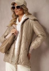 Ciemnobeżowa Kurtka Ozdobiona Pikowaniem z Rękawami Zakończonymi Ściągaczami i Kapturem Celosira. Brązowe kurtki Renee, l, bez wzorów, z jeansu, eleganckie. W wyprzedaży za 157.49 zł.