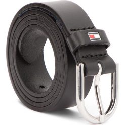 Pasek Damski TOMMY HILFIGER - Flag Belt 2.5 AW0AW05895 75 002. Czarne paski marki Tommy Hilfiger, w paski, ze skóry. Za 179.00 zł.