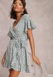 Niebieska Sukienka Myrithelphise. Niebieskie sukienki Renee, m, bez wzorów, z materiału, bez kołnierzyka, bez ramiączek, mini, kopertowe. W wyprzedaży za 132.99 zł.
