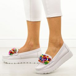 Białe skórzane mokasyny damskie Filippo Dp6828/25. Białe mokasyny Filippo, z aplikacjami, z jeansu. Za 239.00 zł.