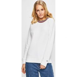 Tommy Hilfiger - Bluza. Białe bluzy Tommy Hilfiger, m, bez wzorów, z bawełny, bez kaptura. W wyprzedaży za 329.90 zł.