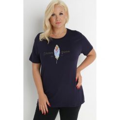 Granatowy T-shirt Theleusa. Niebieskie t-shirty Born2be, plus size, bez wzorów, klasyczne, bez kołnierzyka, bez ramiączek. W wyprzedaży za 41.99 zł.