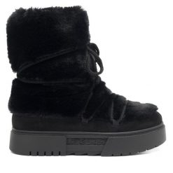 Trzewiki Jenny Fairy. Czarne botki Jenny Fairy, bez wzorów, bez obcasa, na płaskiej podeszwie, bez zapięcia. Za 199.99 zł.