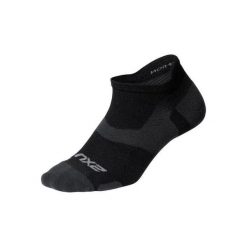 Niewidzialne skarpety 2XU Vectr LightCushion. Czarne skarpetki 2XU, bez wzorów. Za 152.00 zł.