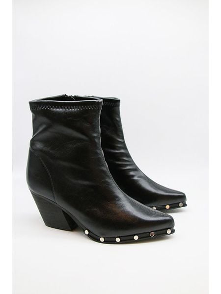 Bellucci Botki w kolorze czarnym rozmiar: 37. Czarne botki Bellucci, bez wzorów, bez obcasa, bez zapięcia. Za 149.66 zł.