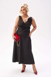 Elegancka sukienka Anna na wesele w czarnym kolorze PLUS SIZE XXL. Czarne sukienki Moda Size Plus Iwanek, na imprezę, plus size, z aplikacjami, z elastanu, eleganckie, bez kołnierzyka, plus size, bez ramiączek, midi, kopertowe. Za 369.90 zł.