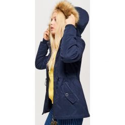 Parka z kapturem - Granatowy. Płaszcze marki House. W wyprzedaży za 129.99 zł.