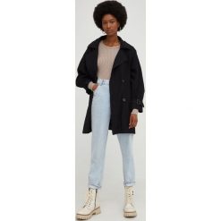 Answear Lab trencz damski kolor czarny przejściowa. Czarne płaszcze Answear Lab, l, bez wzorów, klasyczne, bez kaptura. Za 299.99 zł.