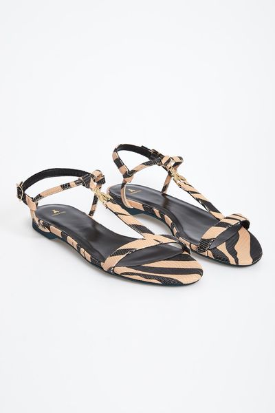 Sandały damskie skórzane PATRIZIA PEPE. Sandały Patrizia Pepe, bez wzorów, bez obcasa, bez zapięcia. W wyprzedaży za 762.67 zł.